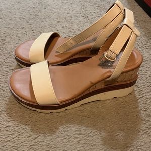 Women’s wedges - 6.5 A New Day
